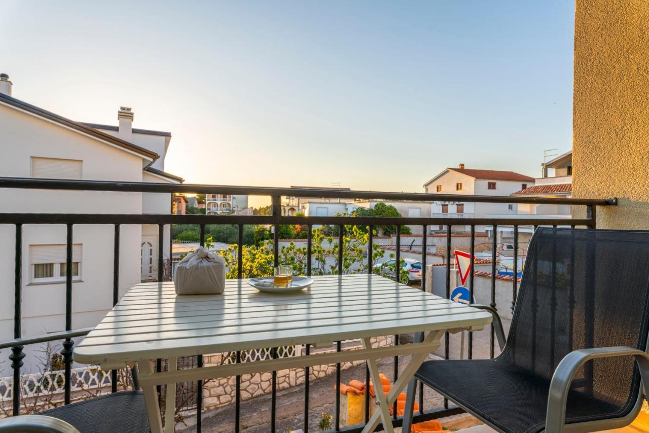Charming Tale Apartments Modun19 Pirovac Luaran gambar