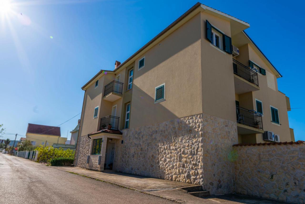 Charming Tale Apartments Modun19 Pirovac Luaran gambar