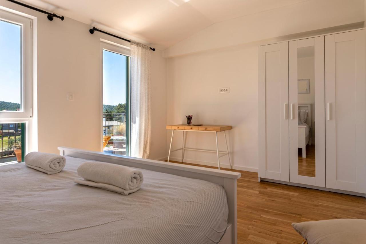 Charming Tale Apartments Modun19 Pirovac Luaran gambar
