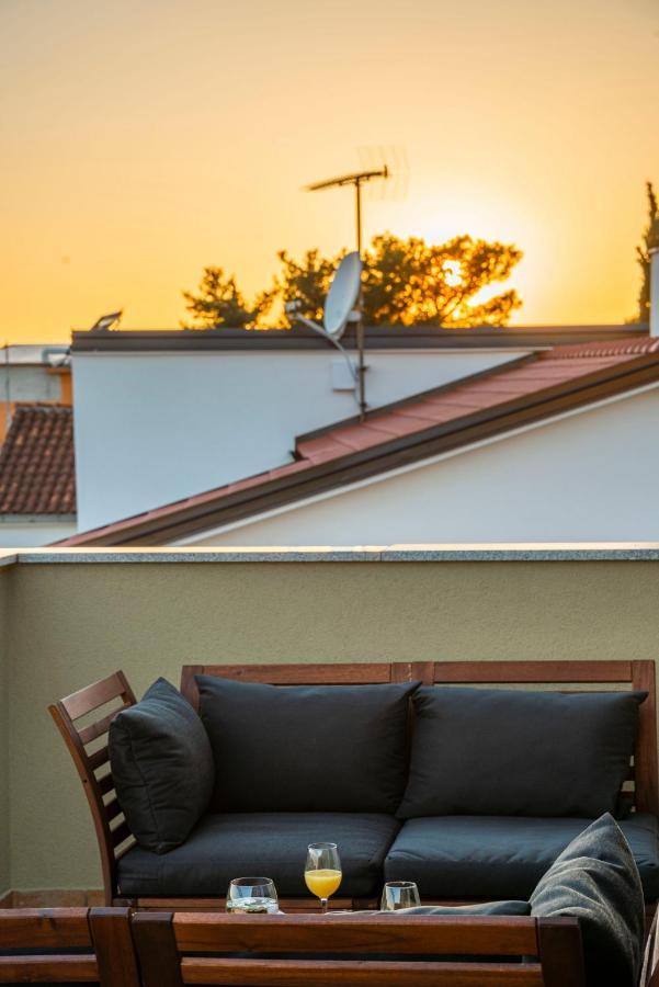 Charming Tale Apartments Modun19 Pirovac Luaran gambar