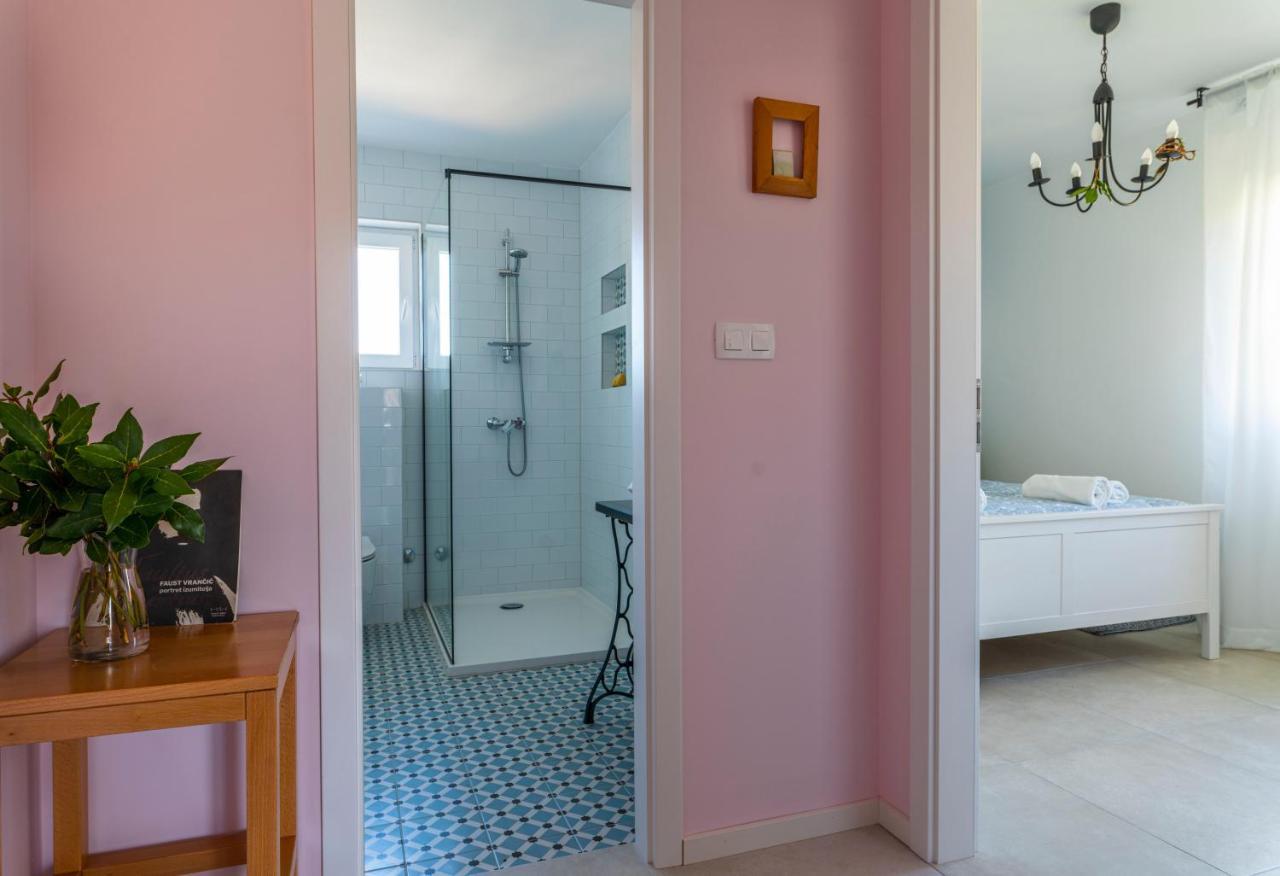 Charming Tale Apartments Modun19 Pirovac Luaran gambar