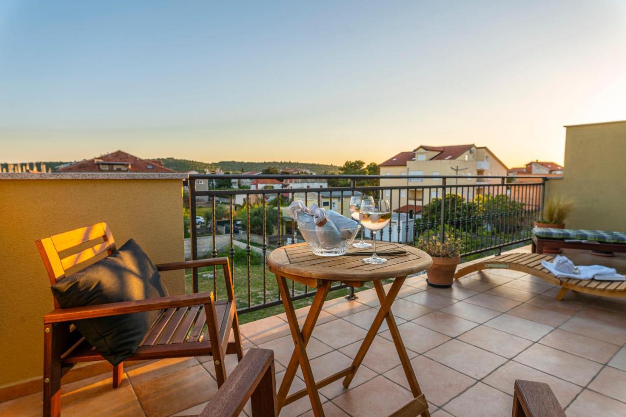 Charming Tale Apartments Modun19 Pirovac Luaran gambar