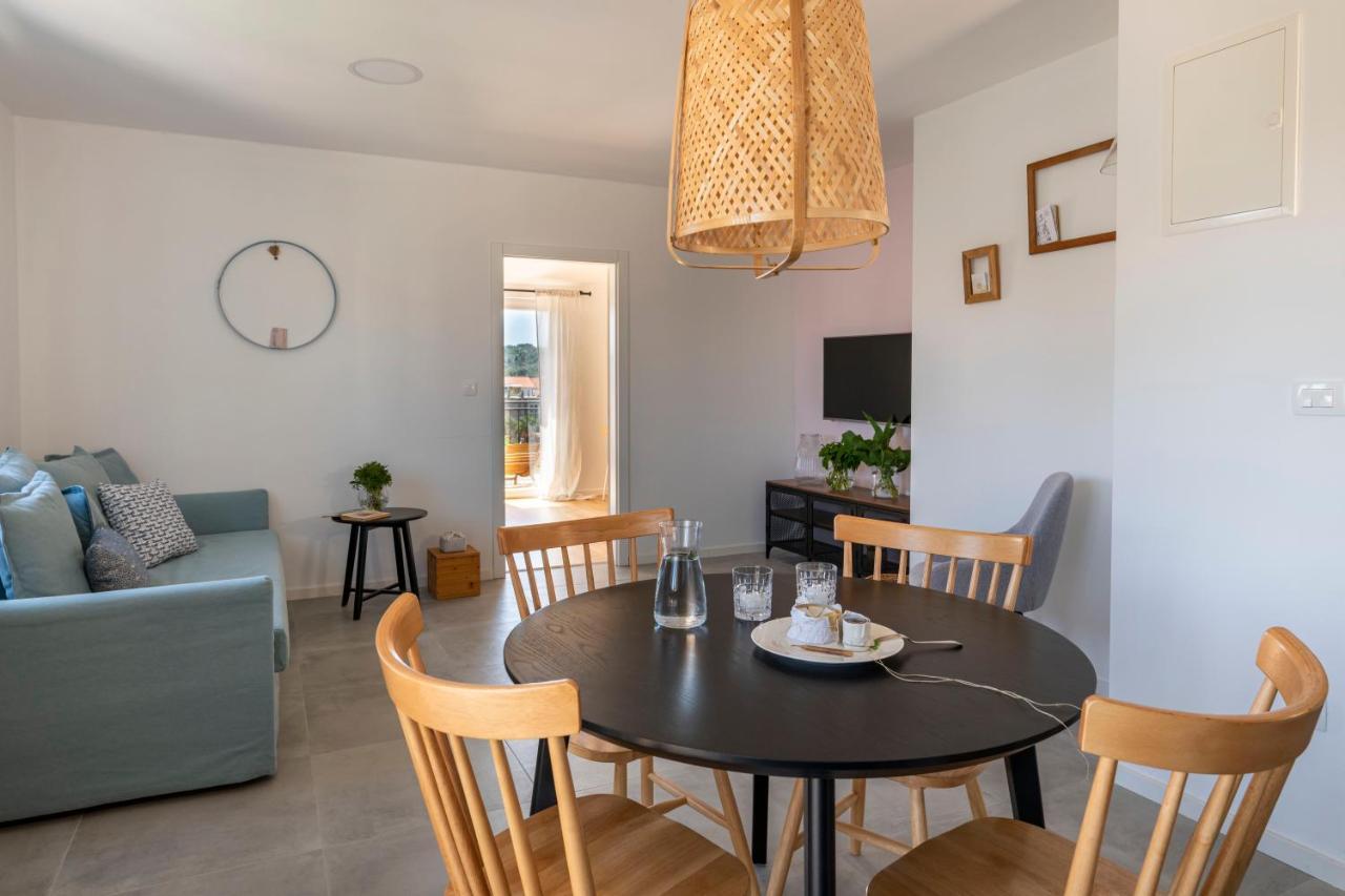 Charming Tale Apartments Modun19 Pirovac Luaran gambar