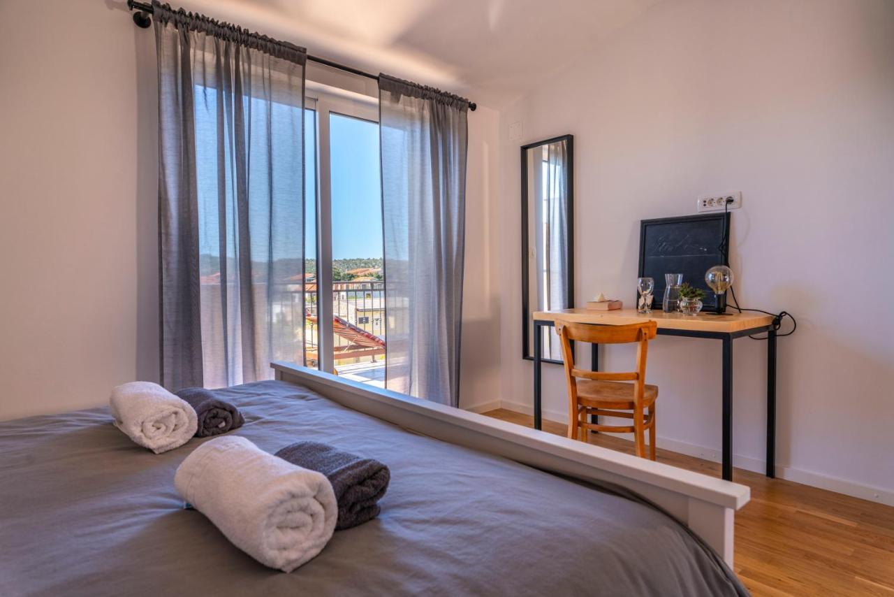 Charming Tale Apartments Modun19 Pirovac Luaran gambar