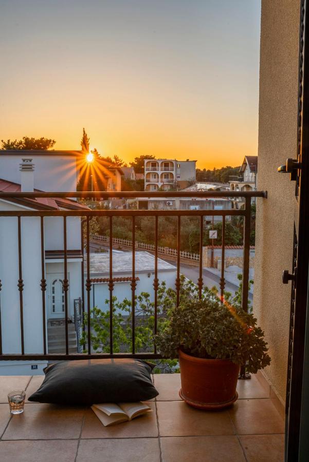 Charming Tale Apartments Modun19 Pirovac Luaran gambar