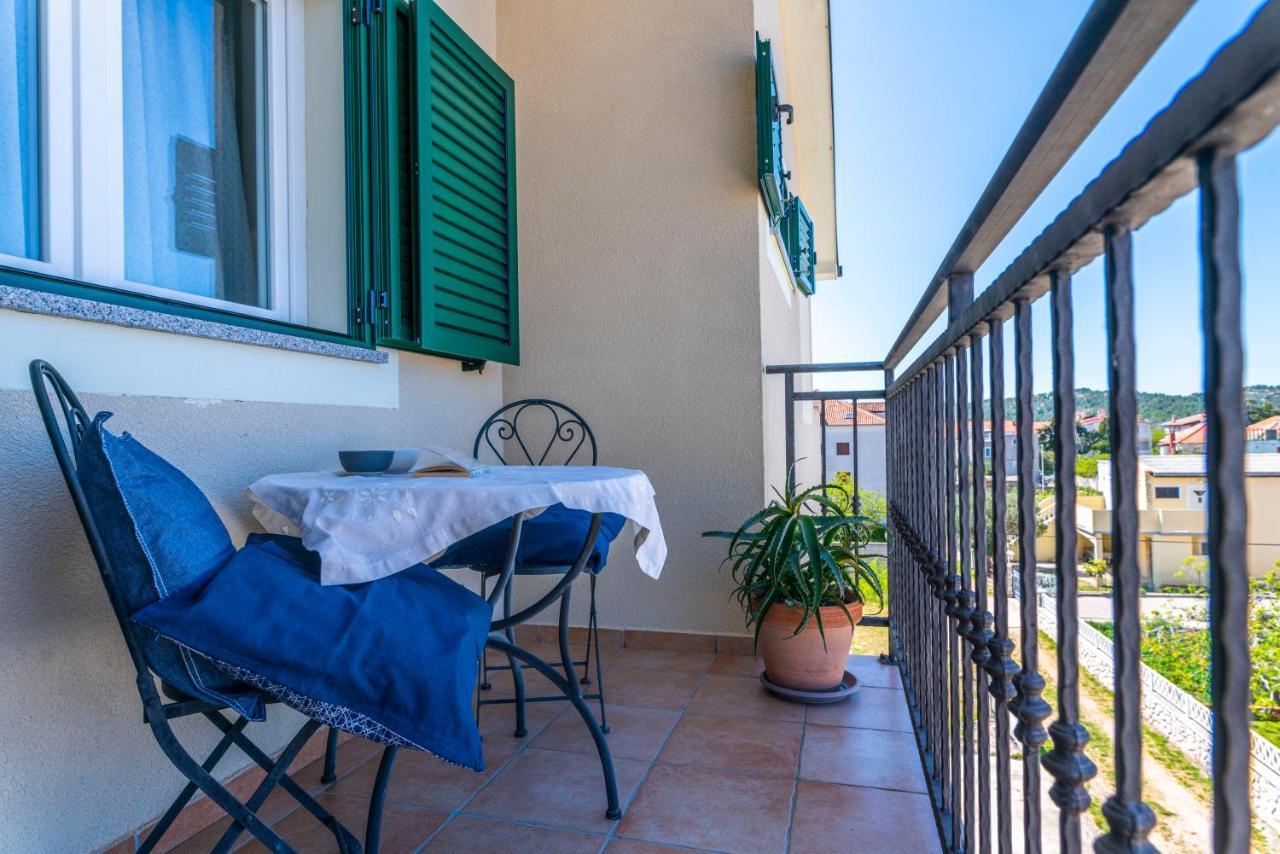 Charming Tale Apartments Modun19 Pirovac Luaran gambar